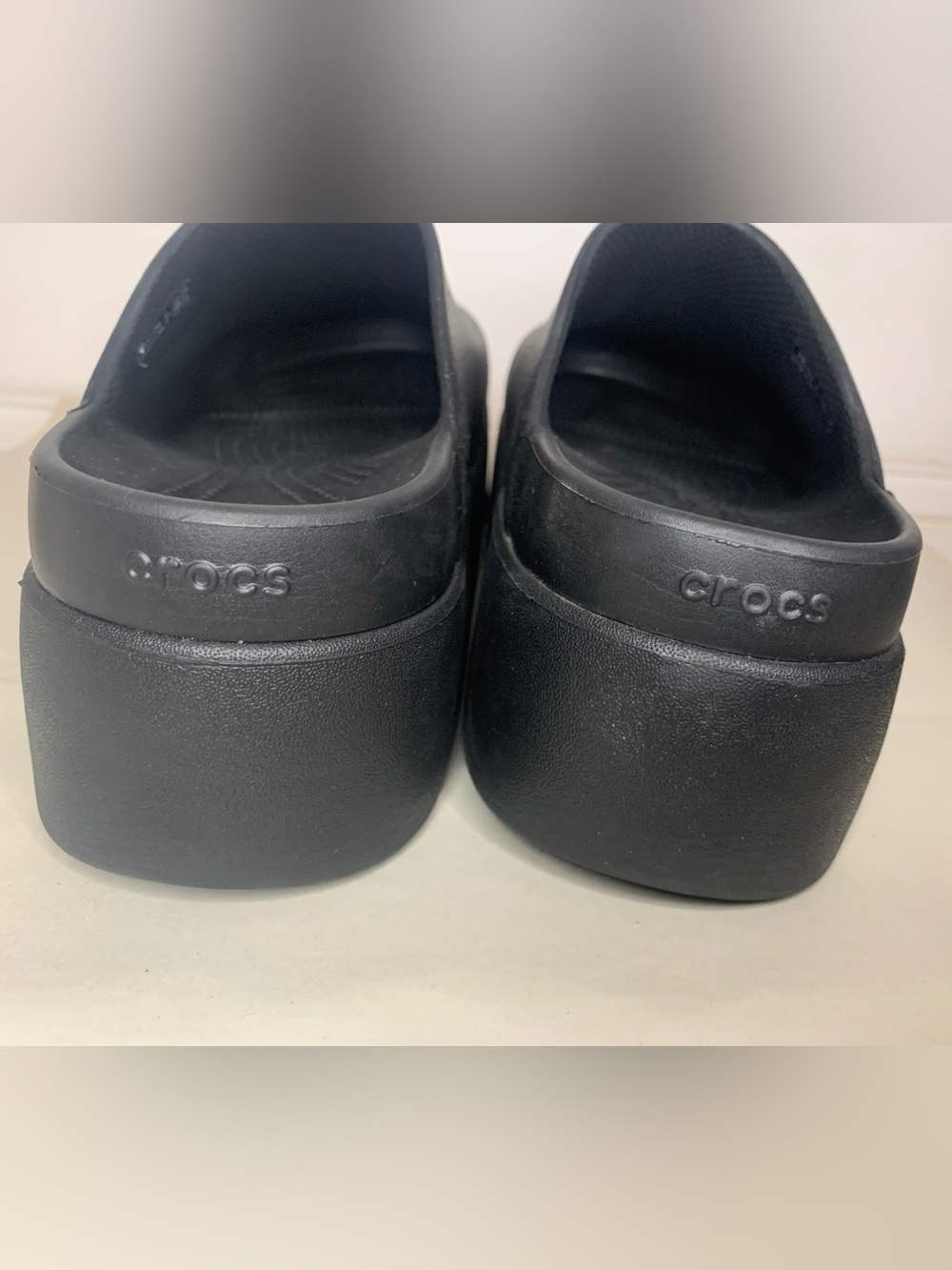 Crocs Dylan Platform Clog. Black, size W9. Excellent pre-owned condition. - Picture 13 of 13